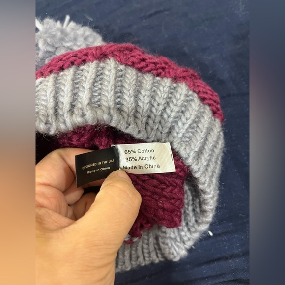 Two-Tone Knit Pom Beanie with Removable Rhinestone Star Clip - Picture 3 of 8